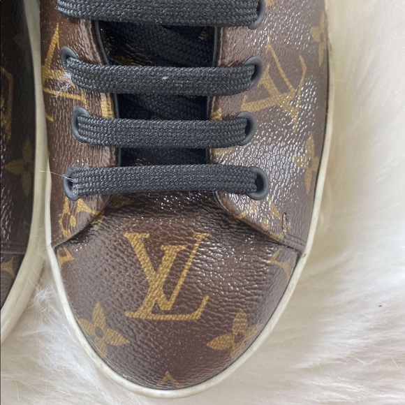 Louis Vuitton Frontrow Sneaker - Picture 5 of 5